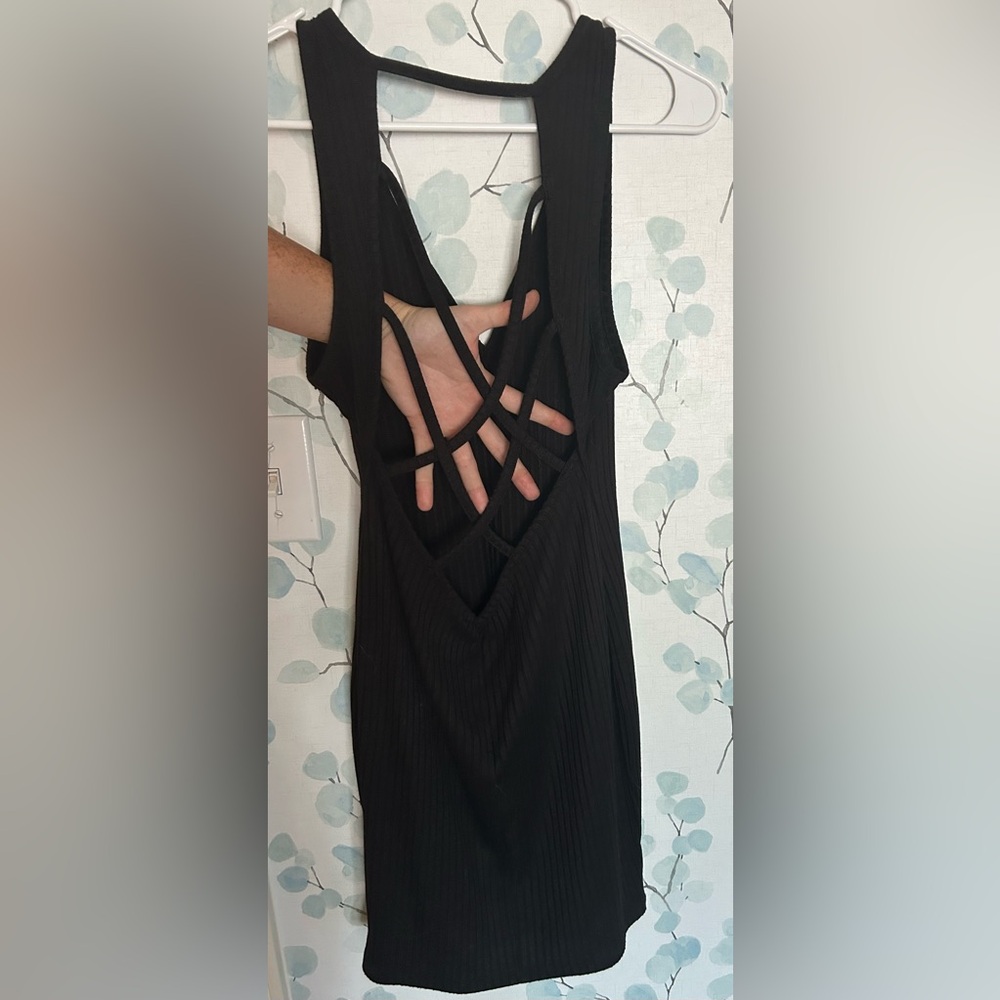 Bozzolo Open Back V-neck Ribbed Dress - Picture 4 of 8